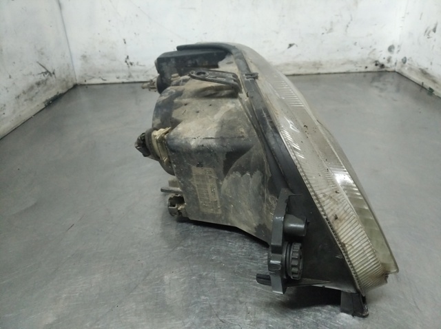 Luz frontal Peugeot 306  (7A)