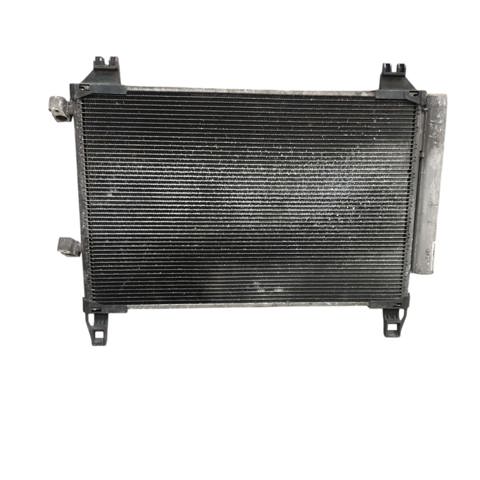 Condensador para Toyota Yaris (SP90)