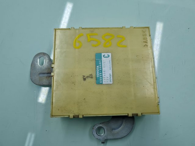 8865060681 Toyota