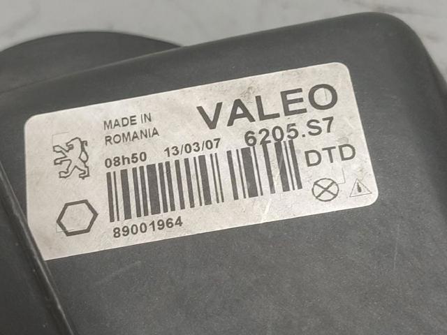 89001964 Faro derecho  disponible Utrera