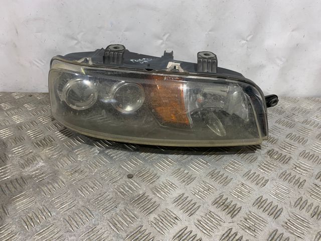 Faro delantero derecho Fiat Punto II (188)