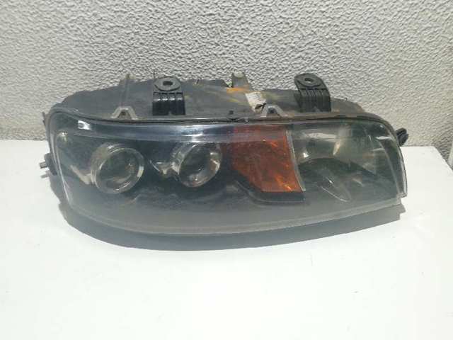 89100448 Faro derecho  en stock Granada