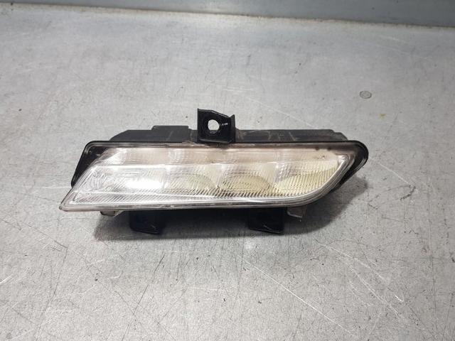 89208551 RENAULT Faro antiniebla derecho  en stock Huelva