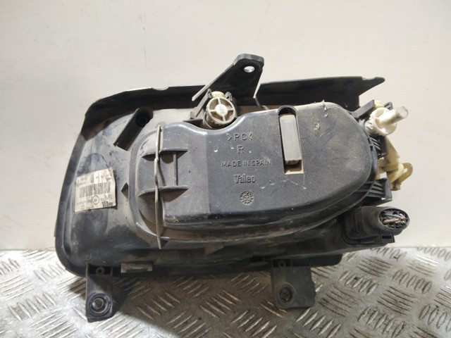 89302820 Faro derecho  en stock Sabadell