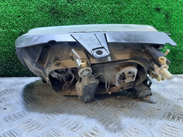 89302820 VAG Faro derecho  comprar en Lleida