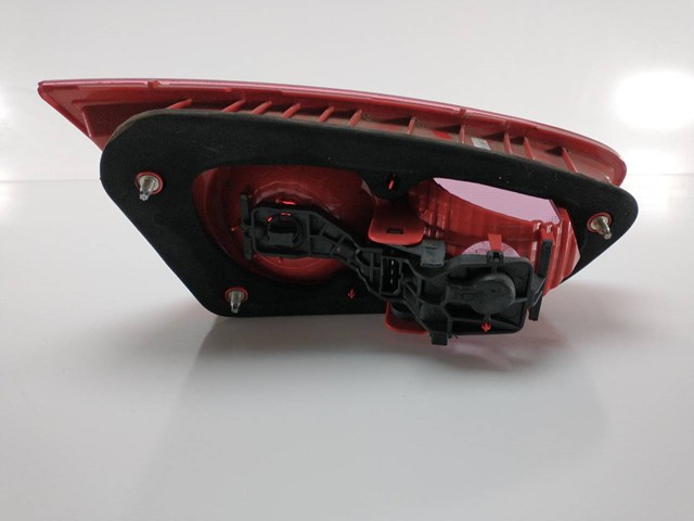 89320301 VAG Piloto trasero interior derecho comprar Bilbao