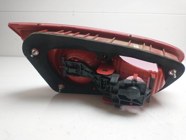89320301 VAG Piloto trasero interior derecho  comprar en Jaén