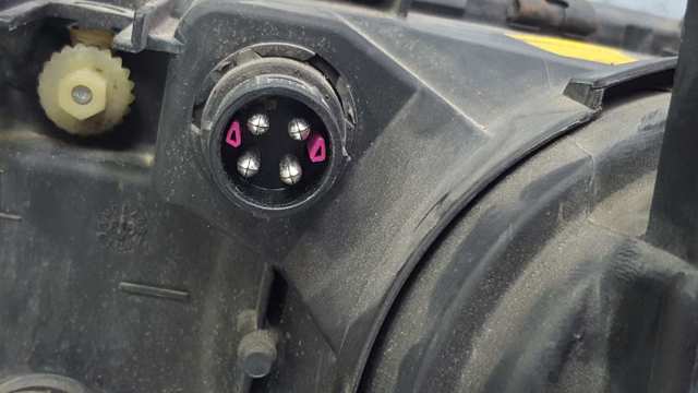 893941029E Faro izquierdo  en stock Sabadell