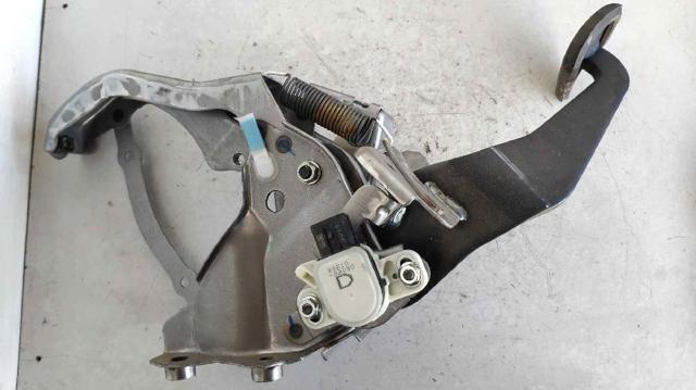 8951033030 TOYOTA Interruptor de luz de freno  en stock Gandía