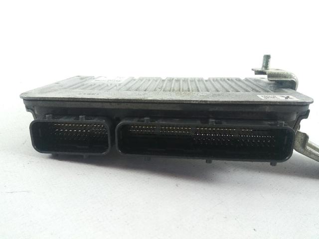 896610DT20 TOYOTA Unidad de control del motor (ECU)  comprar en Jaén