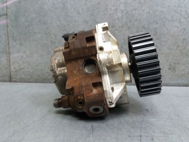 OPEL 8973279240 Bomba inyectora  en stock Terrassa