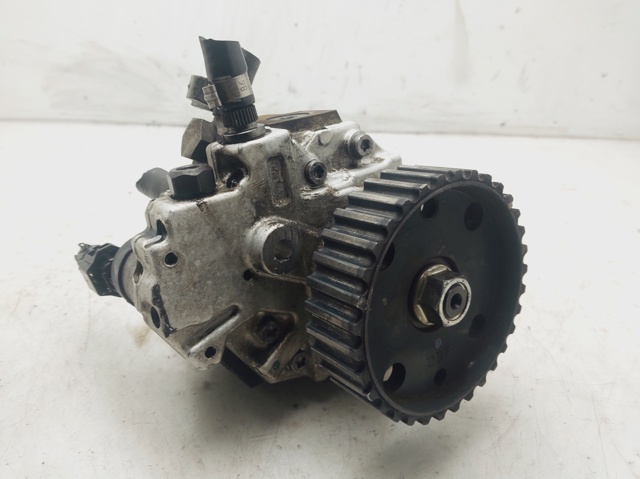 Bomba de alta presión Opel Astra F69