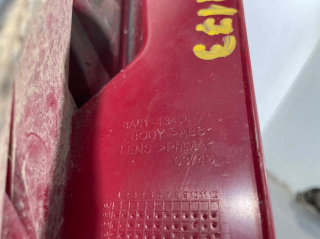FORD 8A6113404A Piloto trasero derecho  en stock Valencia