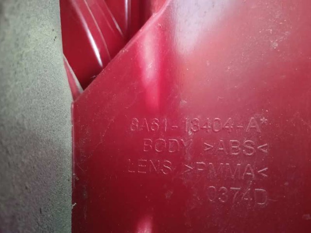 FORD 8A6113404A Piloto trasero derecho  en stock Salamanca