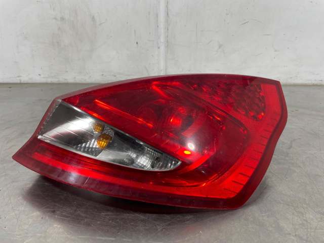 FORD 8A6113404A Piloto trasero derecho comprar Barcelona