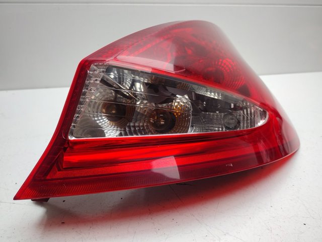 FORD 8A6113404AC Piloto trasero derecho  disponible Valladolid