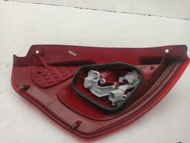 8A6113404AE FORD Piloto trasero derecho comprar Madrid