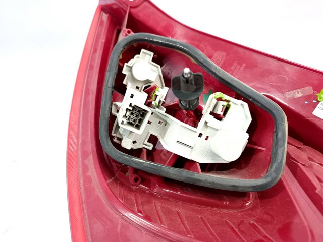 FORD 8A6113405A Piloto trasero izquierdo comprar Barcelona
