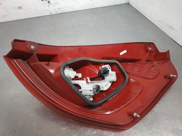 FORD 8A6113405A Piloto trasero izquierdo  comprar en Albacete