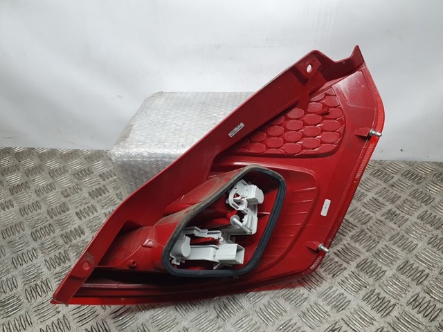 FORD 8A6113A603AB Piloto trasero izquierdo comprar Barcelona