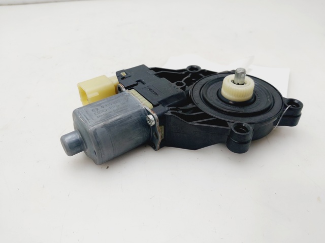 8A6114A389B Motor del elevalunas de la puerta delantera izquierda  disponible Málaga