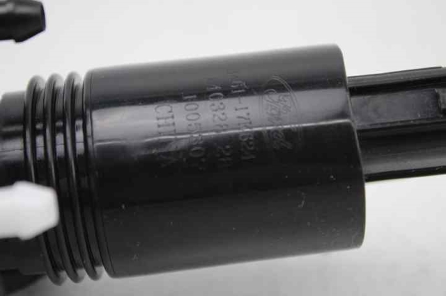 8A6117K624AA FORD Motor de la bomba del lavaparabrisas delantero  comprar en Jaén