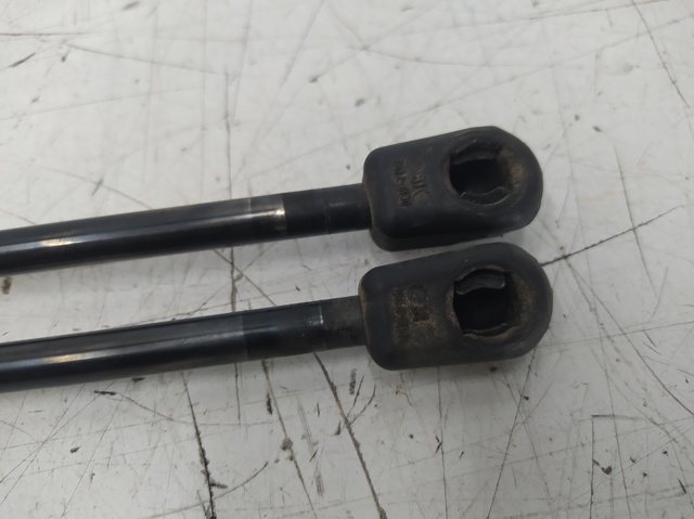 8A61A406A10AB Amortiguador de la tapa del maletero  disponible Málaga
