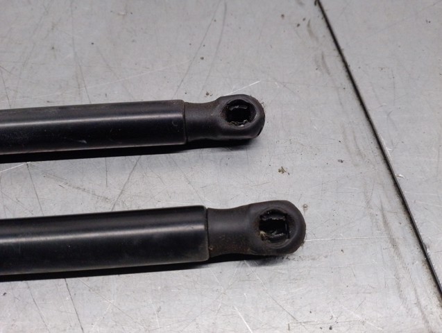 8A61A406A10AC FORD Amortiguador de la tapa del maletero  comprar en Oviedo