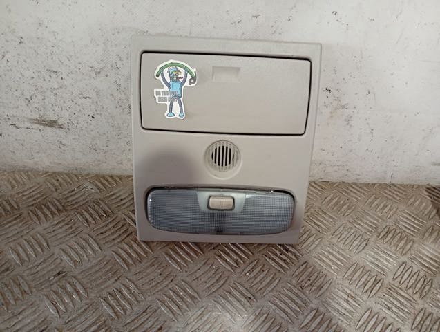 8A6A13776CA Luz interior trasera  disponible Málaga