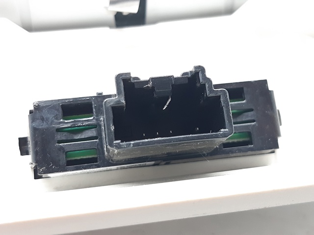 8A6A13K767AB Luz de techo interior (cabina)  disponible Burgos