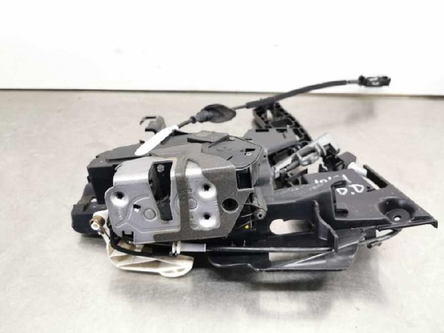 FORD 8A6AA21812BD Cerradura de puerta delantera derecha  en stock Salamanca