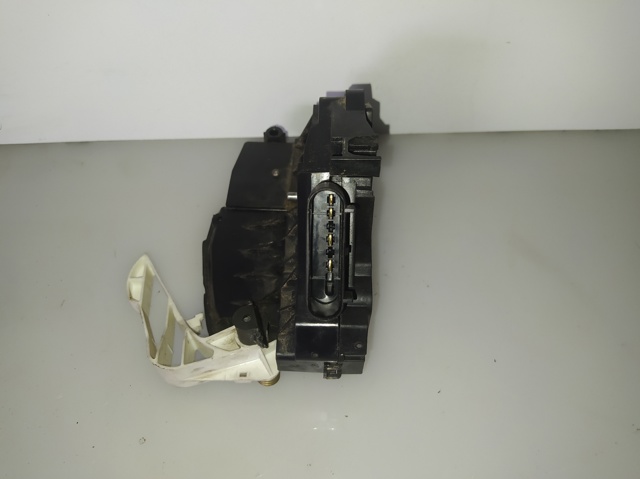 8A6AA21812BD Cerradura de puerta delantera derecha  comprar en Reus