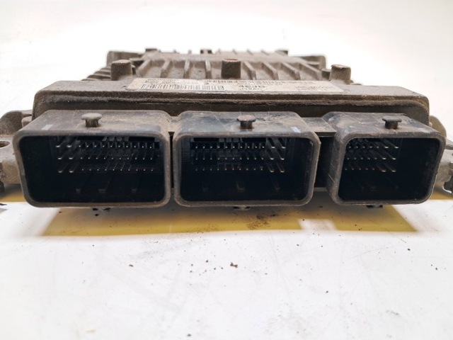 FORD 8A6AA21813AD Cerradura de puerta delantera izquierda  comprar en Albacete