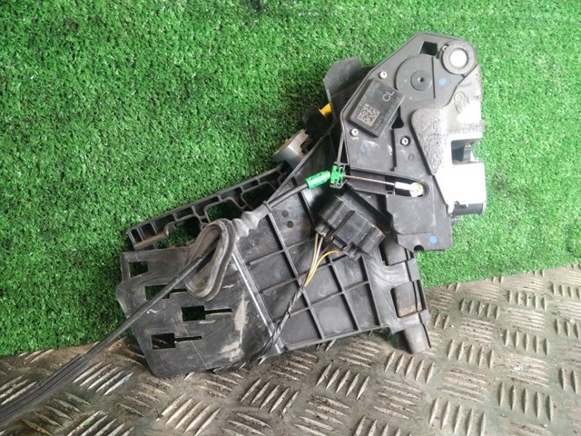 8A6AA26412AE FORD Cerradura de la puerta trasera derecha  comprar en Oviedo