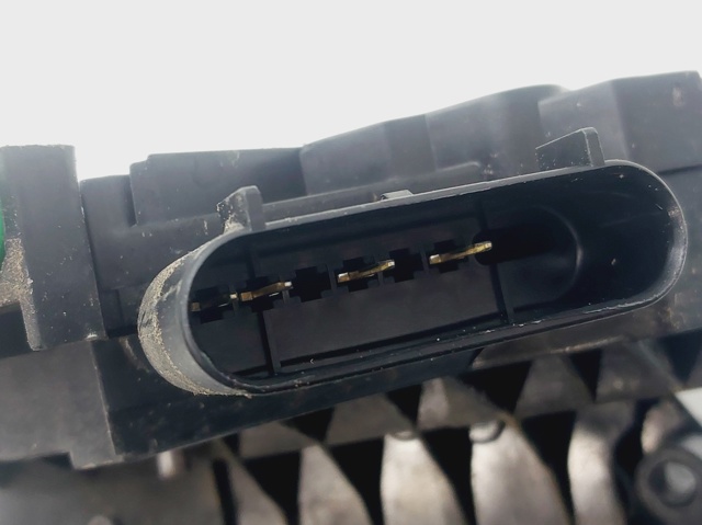 8A6AA26412AE FORD Cerradura de la puerta trasera derecha  comprar en Lleida