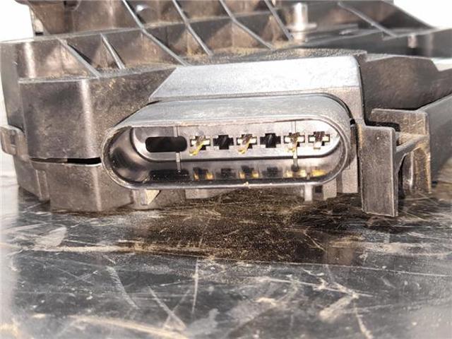 FORD 8A6AA26412AE Cerradura de la puerta trasera derecha comprar Pamplona