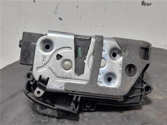 8A6AA26412AE FORD Cerradura de la puerta trasera derecha  en stock Gandía