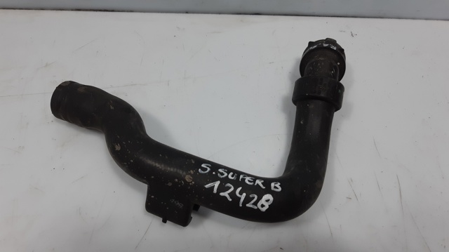 8D0121101AD Manguera superior del radiador comprar Girona