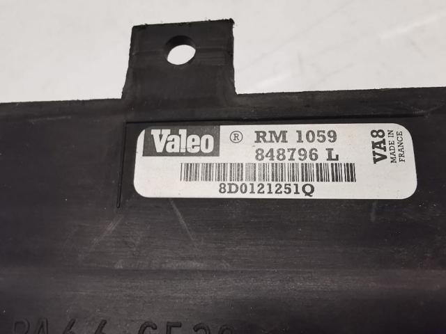 VAG 8D0121251P Radiador de refrigeración del motor  comprar en Ponferrada