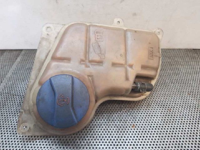 VAG 8D0121403D Depósito de expansión del sistema de refrigeración  disponible Valladolid