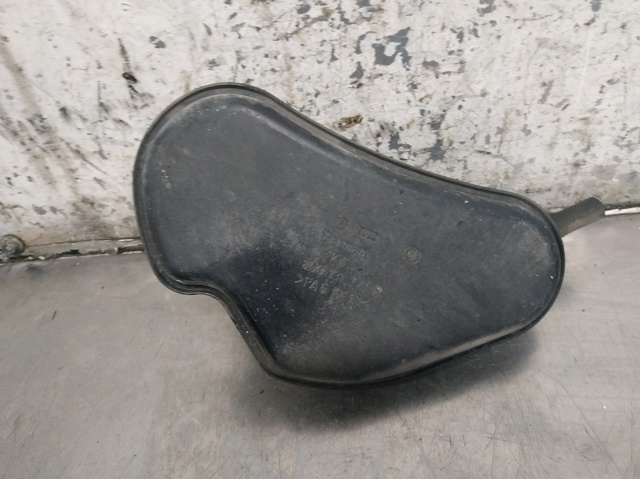 Depósito de vacío del motor 8D0131541B VAG