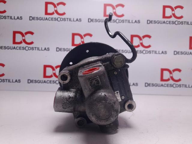 8D0145155L Bomba de dirección asistida  comprar en Reus