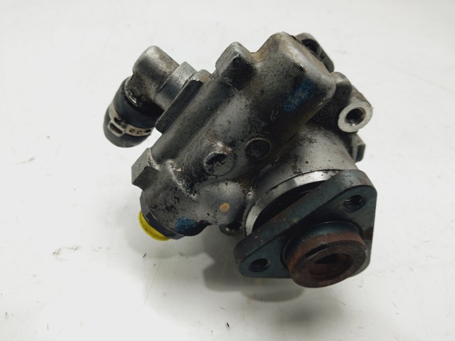 VAG 8D0145155Q Bomba de dirección asistida  comprar en Ponferrada