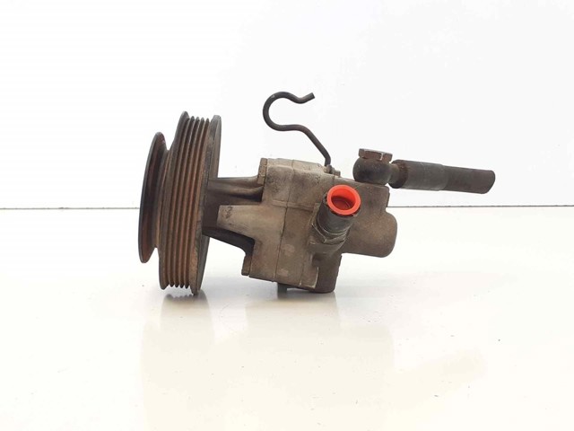8D0145156A Bomba de dirección  en stock Castellón