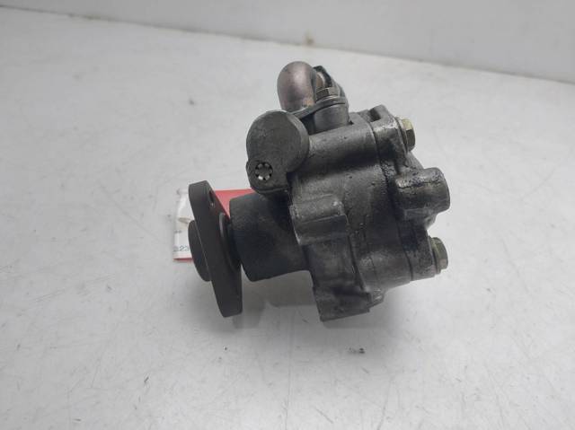 8D0145156K Bomba de dirección  en stock Granada