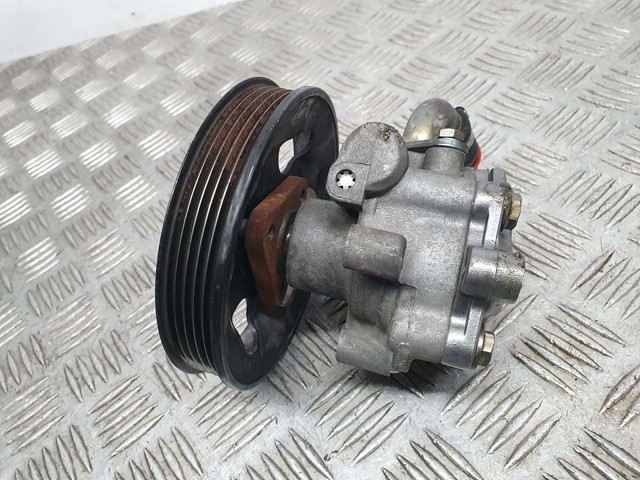 VAG 8D0145156L Bomba de dirección asistida  comprar en Ponferrada