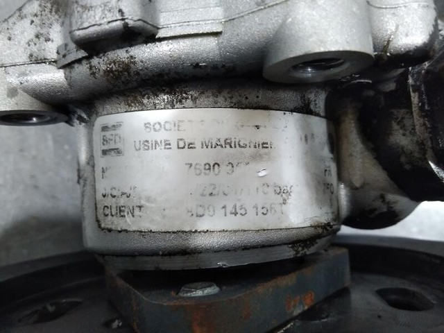 8D0145156T Bomba de dirección  en stock Granada