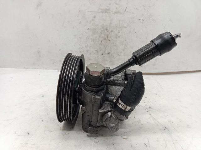 8D0145156T Bomba de dirección asistida  comprar en Zaragoza