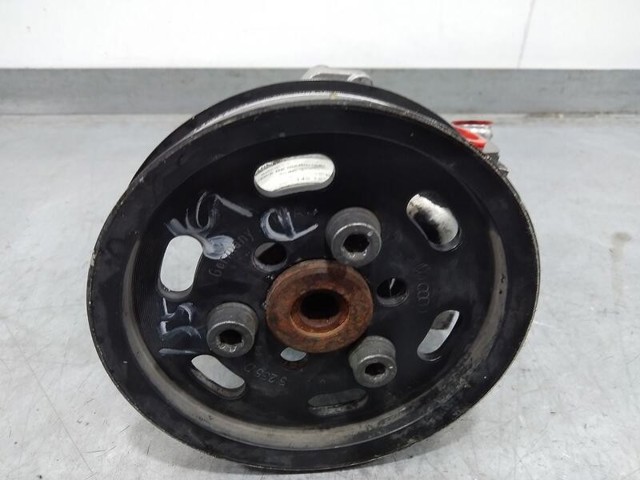 8D0145156T Bomba de dirección  en stock Granada