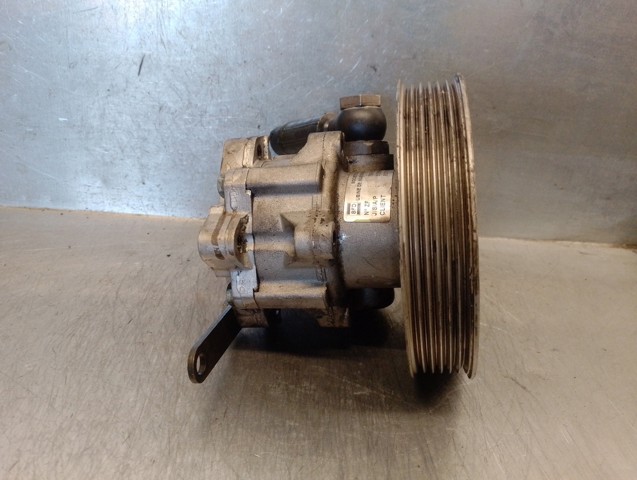 8D0145177D VAG Bomba de dirección  en stock Córdoba